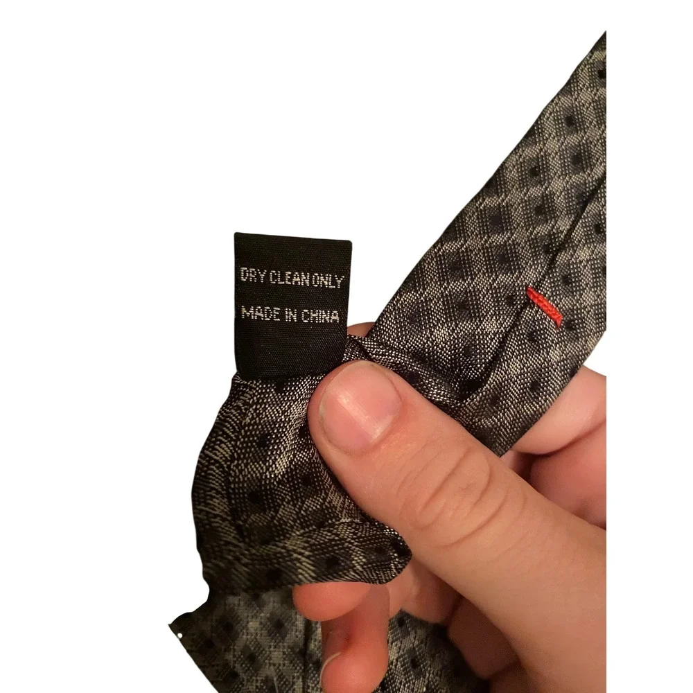 Saks Fifth Avenue RED Mens Silk Tie Grey‎ Black Geometric Diamond  100% Silk